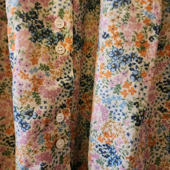 Dôen Floral Button-Up Blouse in Ladybird Print - Picture 6 of 11